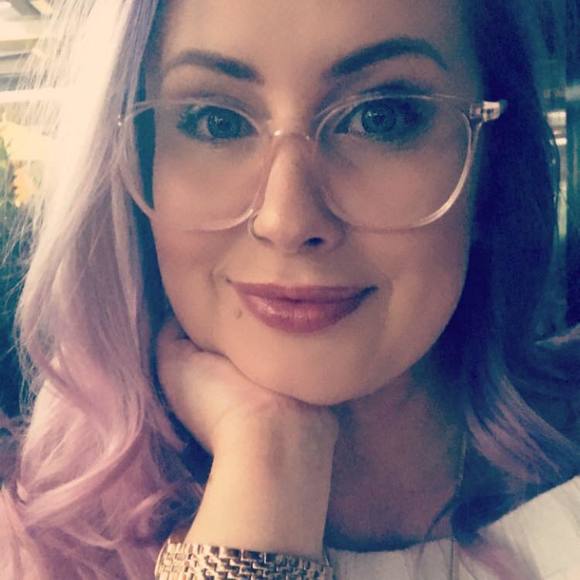 Meet your Posher, Kira - Picture 1 of 1